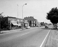 856856 Gezicht op de panden Amsterdamsestraatweg 941 (links) -lager te Utrecht.